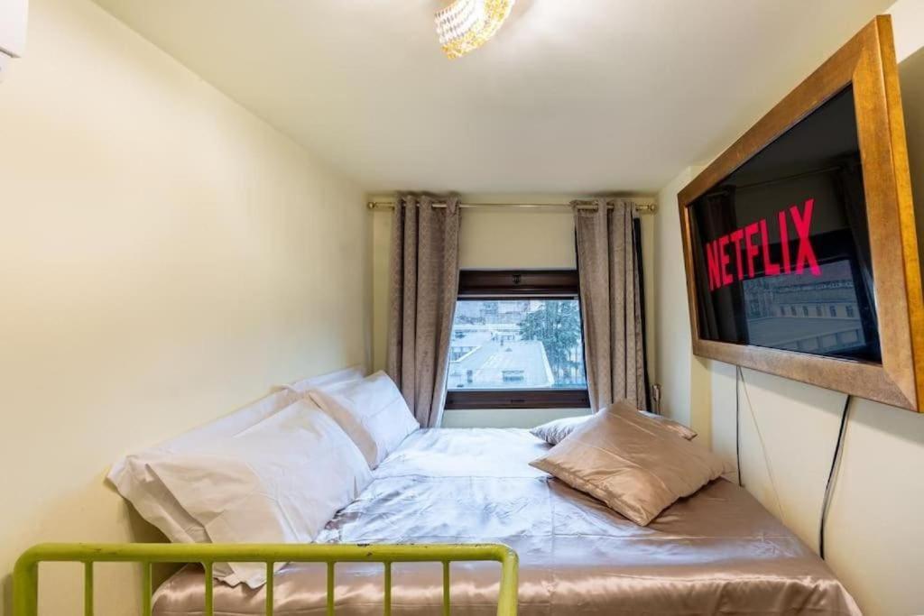 10' From Station-300 M From The Metro * Milan