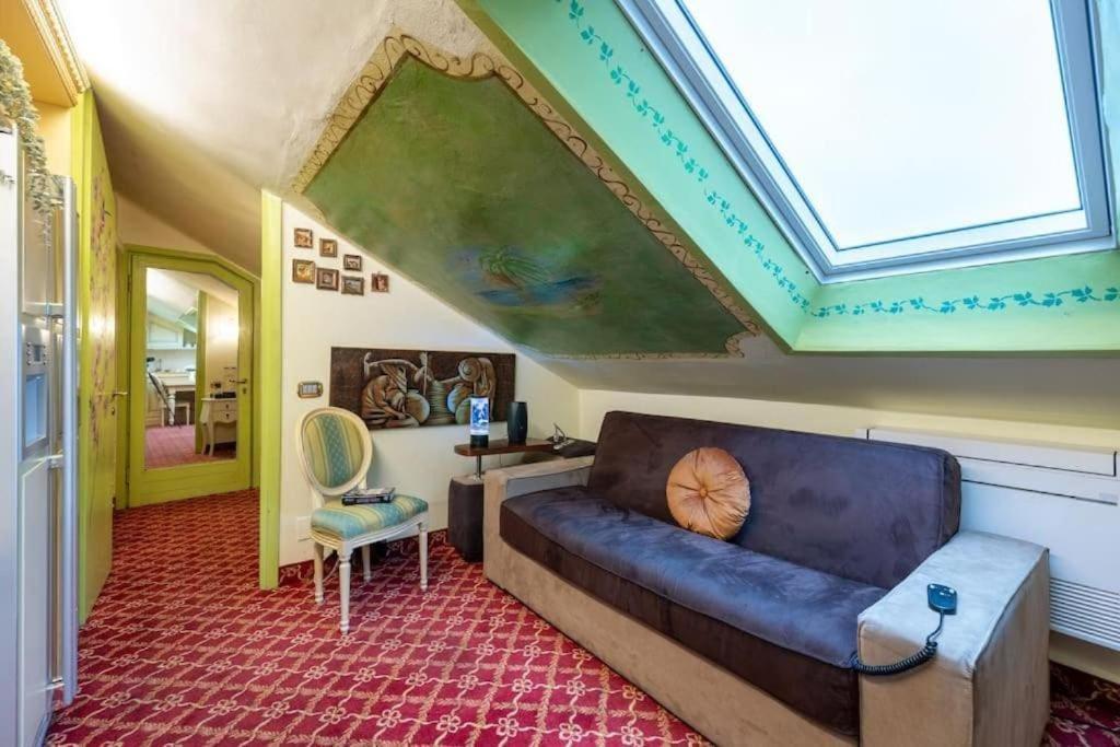 10' From Station-300 M From The Metro Appartement *